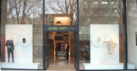 louis vuitton sponsored human zoos|Did Louis Vuitton Sponsor 'Human Zoos' in the 1800s .